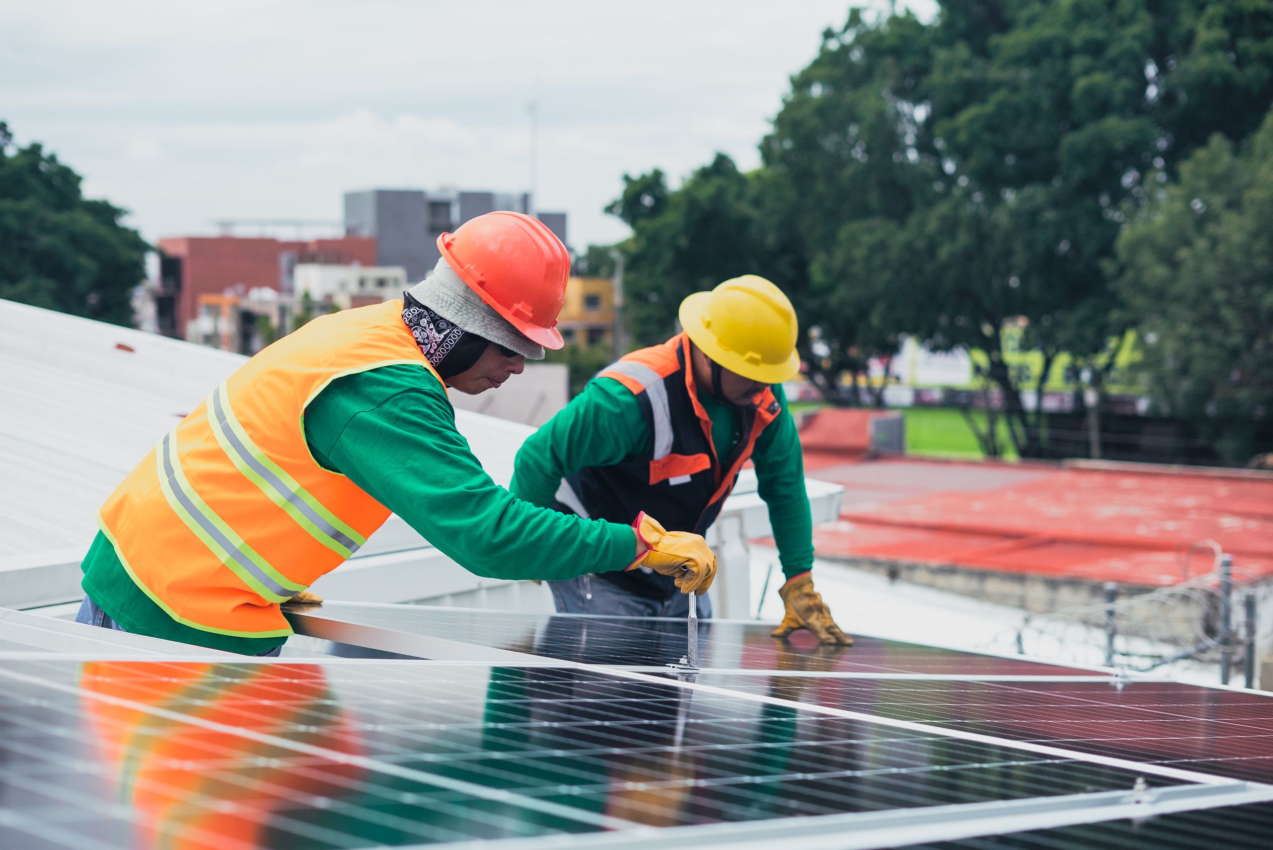 Installation panneaux solaires en toîture